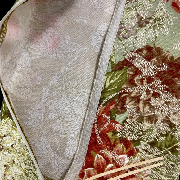 Handmade Floral Zip-Up Shoe Bag w/ Carrying Handle - Picture 10 of 10